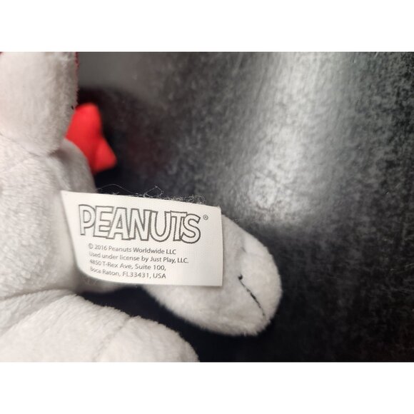 Superhero Snoopy Plush Toy With Red Mask & Cape Peanuts Just Play 2016 - Picture 5 of 10